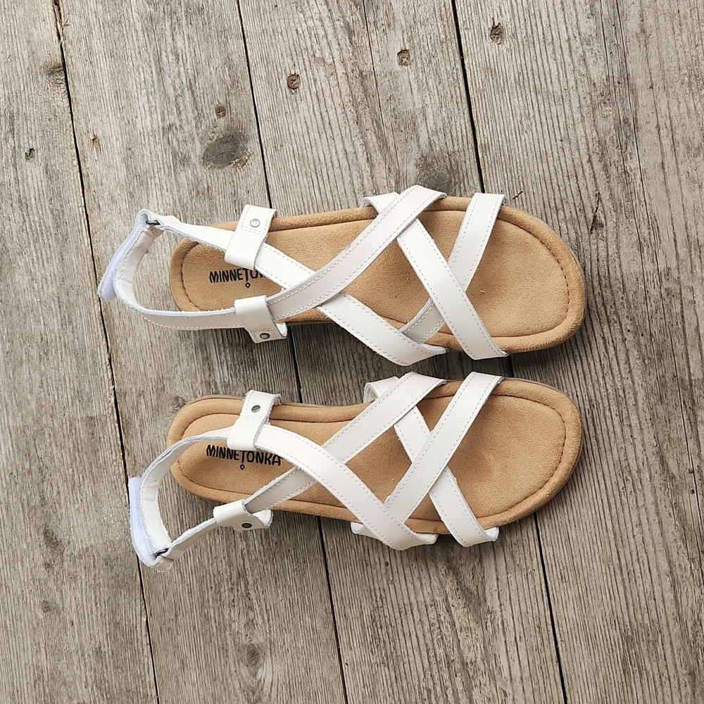 Minnetonka Sunny Slingback Leather White Beige Brown Sandals Size 9 Like New